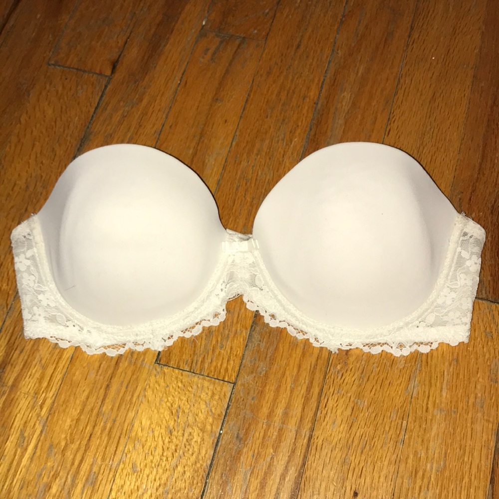 White strapless bra